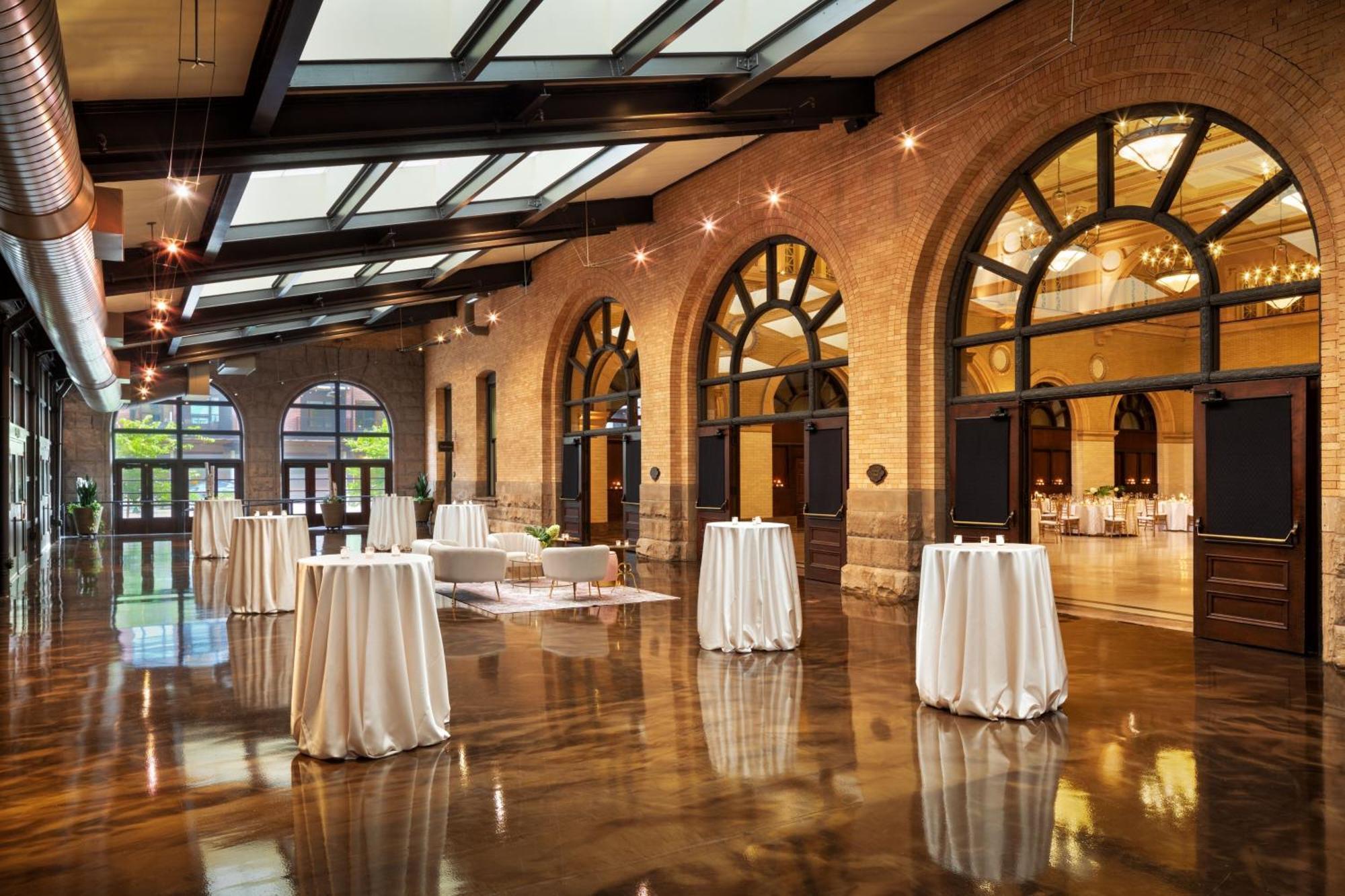 Renaissance Minneapolis Hotel, The Depot Exterior photo